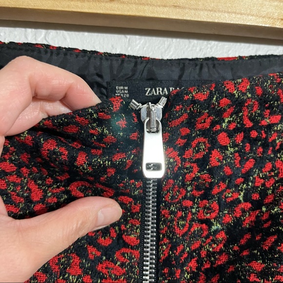 NWT Zara High Rise Tweed Shorts Red Black M - Picture 5 of 9